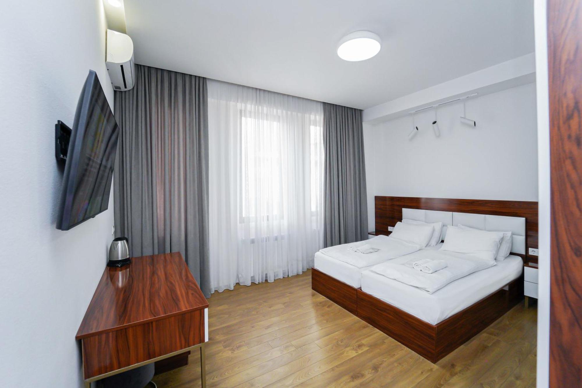Hotel Type Rooms On Avenue Melikishvili, City Center Tbilisi Ngoại thất bức ảnh