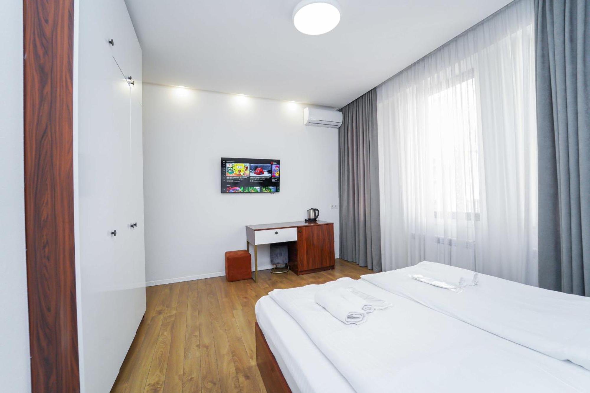 Hotel Type Rooms On Avenue Melikishvili, City Center Tbilisi Ngoại thất bức ảnh